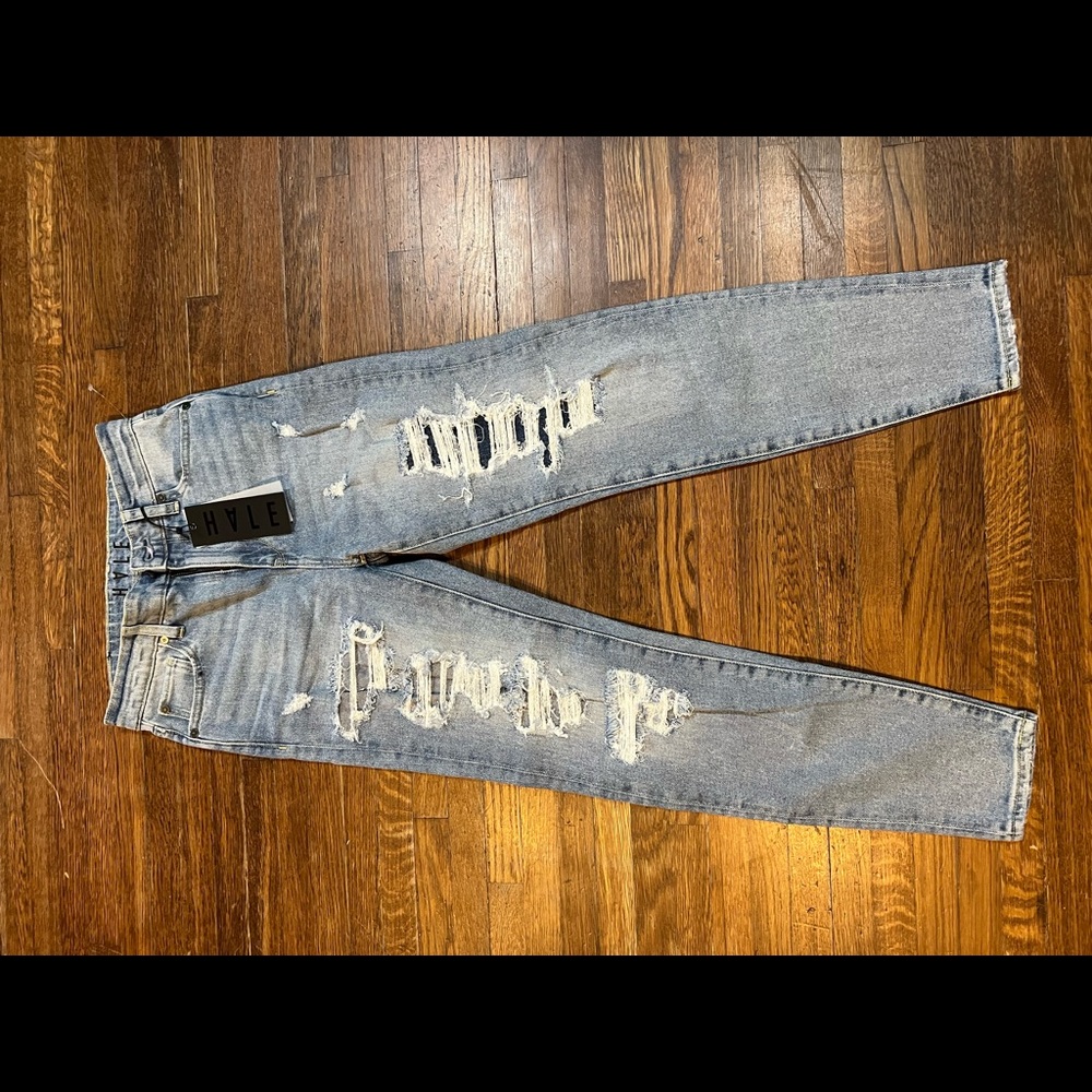 Nice ripped skinny women jeans Hale size 26 NWT